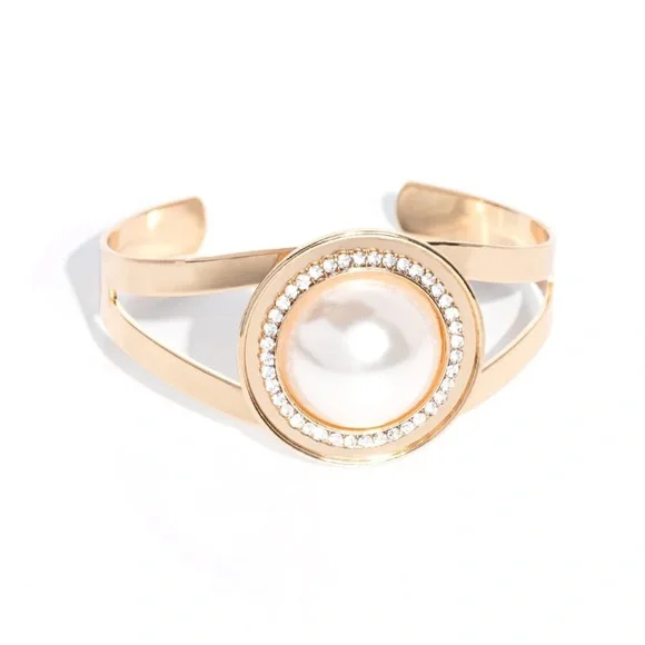 NWT Gold & White Pearl Bracelet - Picture 3 of 6